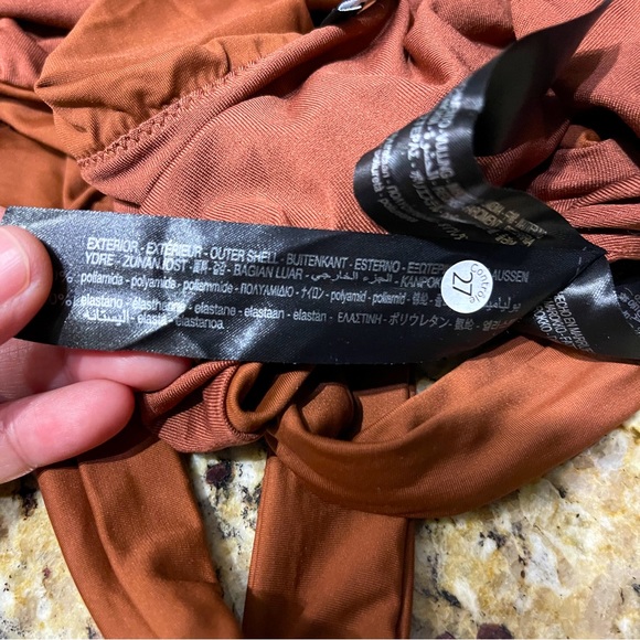 ZARA asymmetric sleeveless tops - Picture 3 of 7